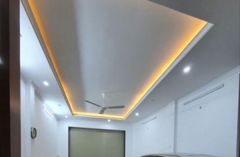 Chính chủ bán nhà Bùi Xương Trạch 50m², MT5m, thang máy, ô tô đỗ cửa vào nhà hơn 9 tỷ.